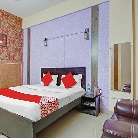Hotel O Glorious Stayz Noida Exteriér fotografie